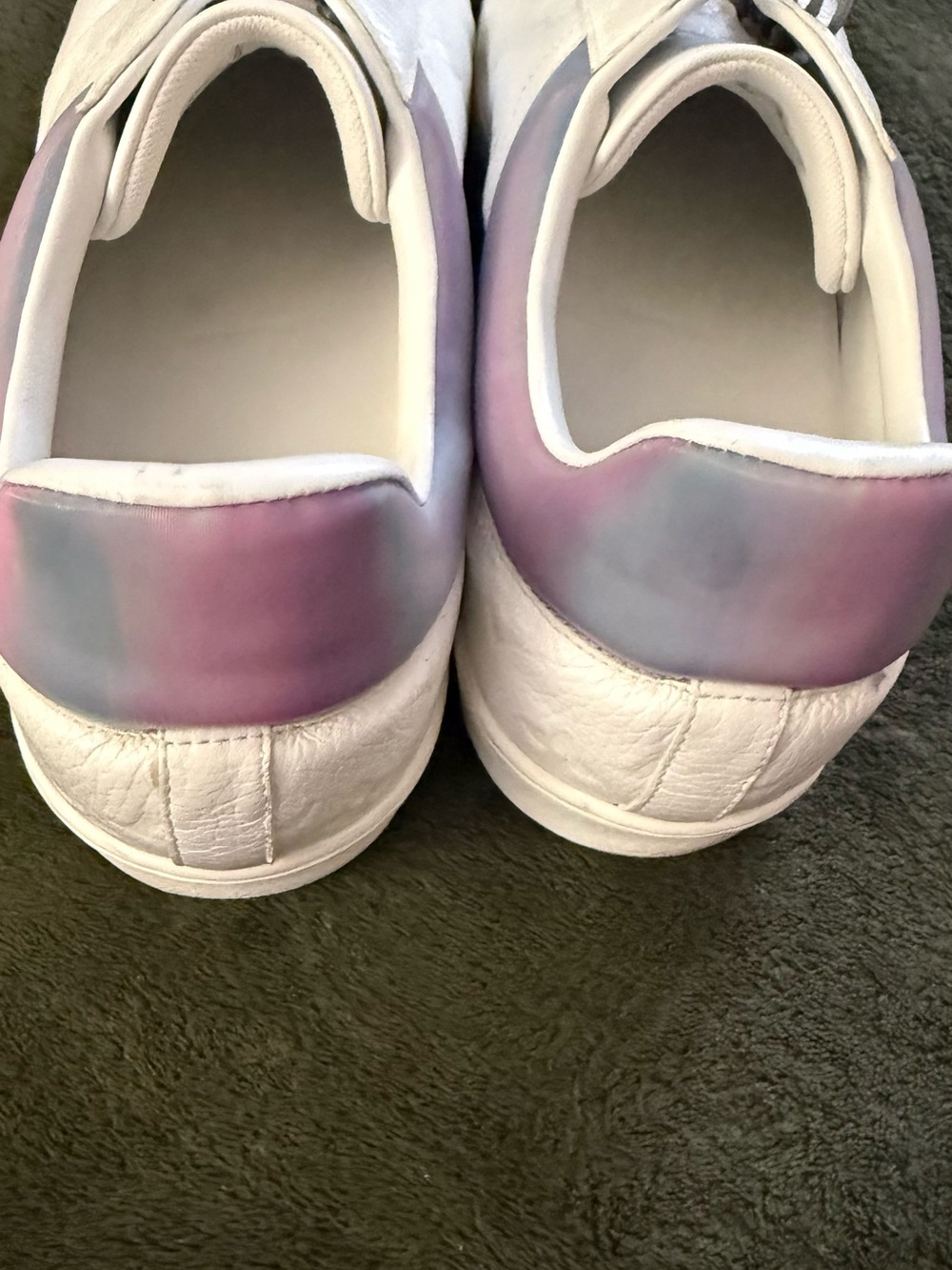 Louis Vuitton White Leather Sneakers with Lilac Heel Accent - Picture 5 of 5